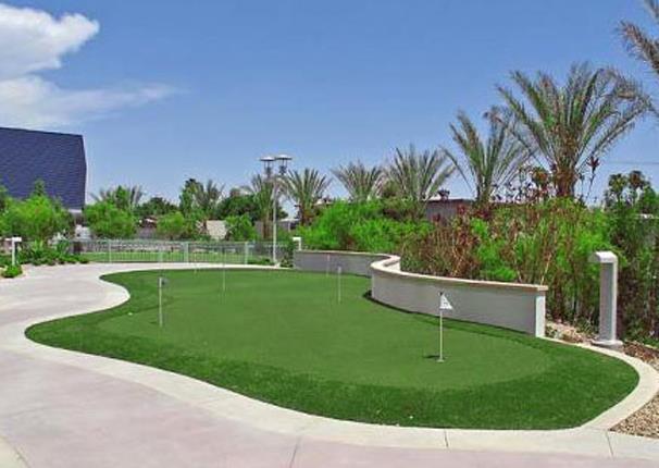 artificial putting greens for backyards.jpg artificial putting greens for backyards.jpg