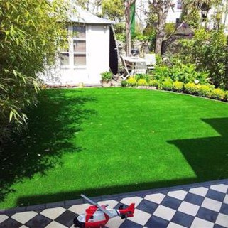 Customized 30mm Soft Green Synthetic Grass Artificial Turf Roll For Yard Decoration