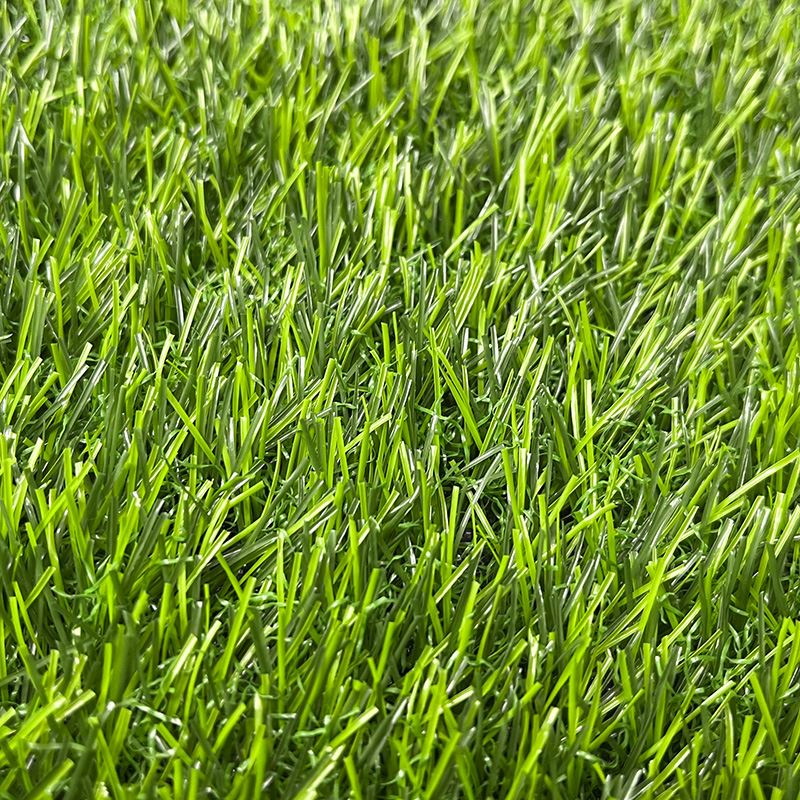 Simulated synthetic lawn roll